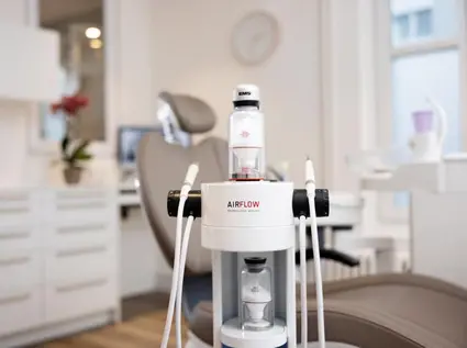Dentalhygiene: Airflow GBT - Guided Biofilm Therapy